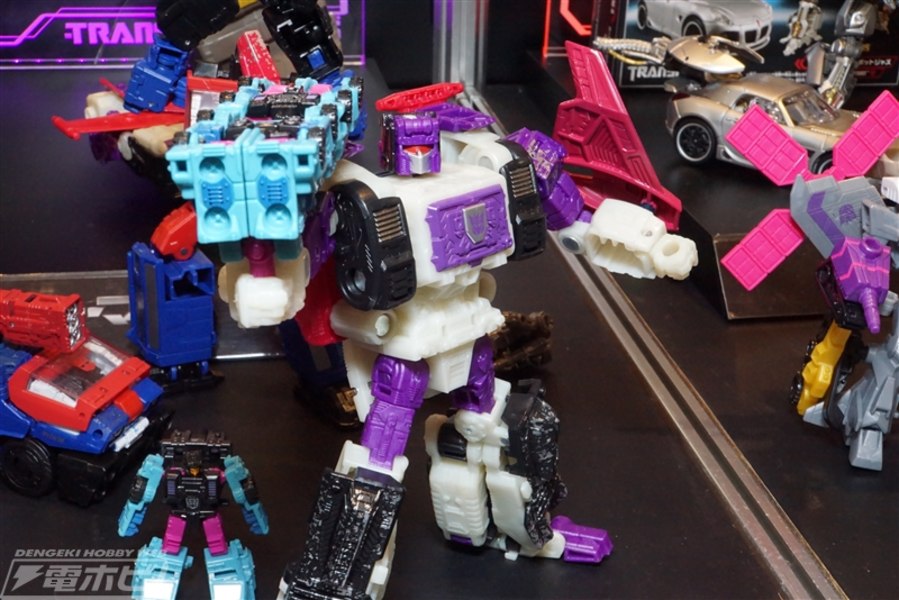 Transformers Siege Apeface, Singe, Crosshairs, And Micromasters At Christmas Toy Fair 2019  (6 of 7)